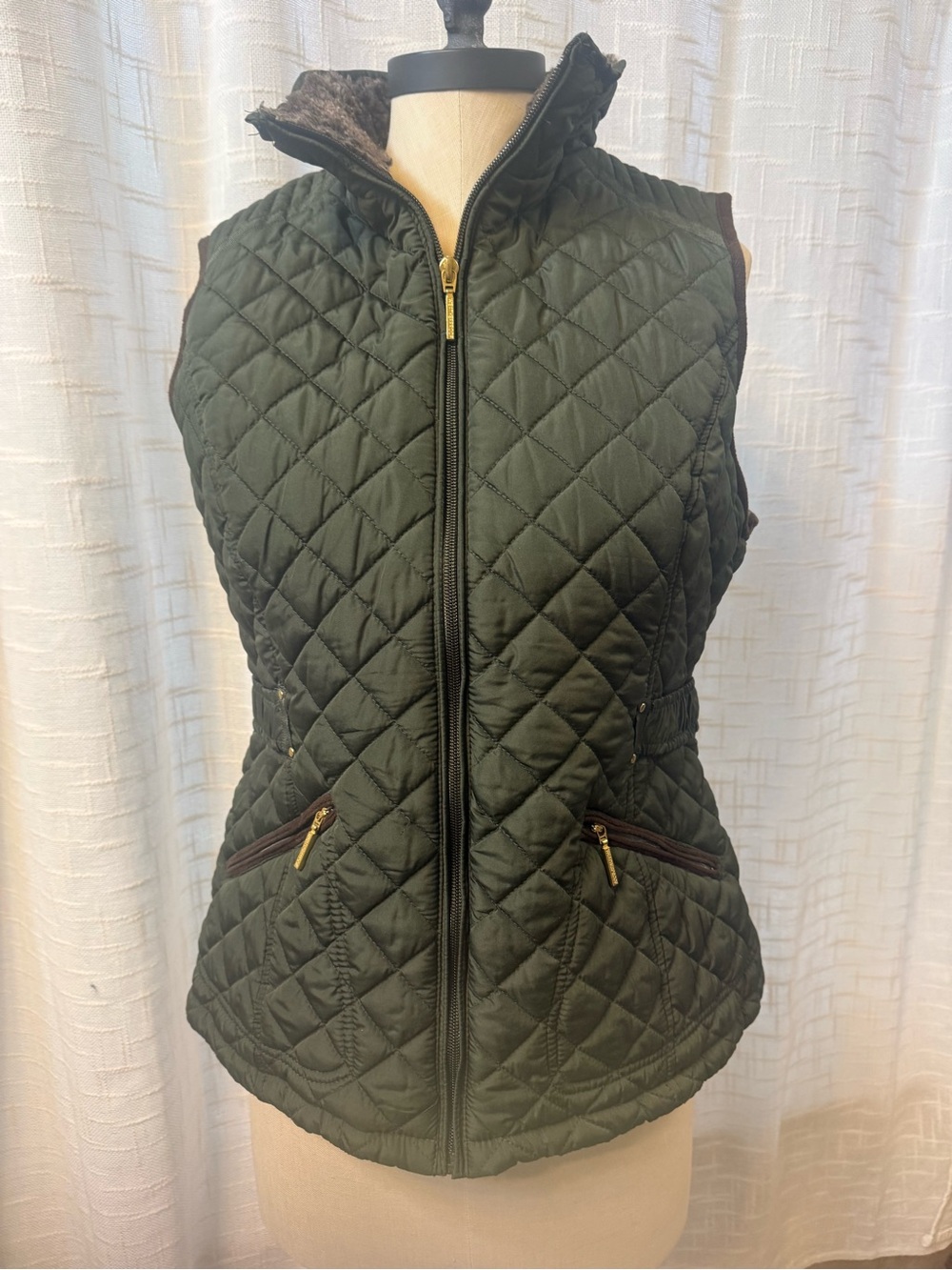 Weatherproof Quilted Sleeveless Vest in Olive Green with Gold Hardware